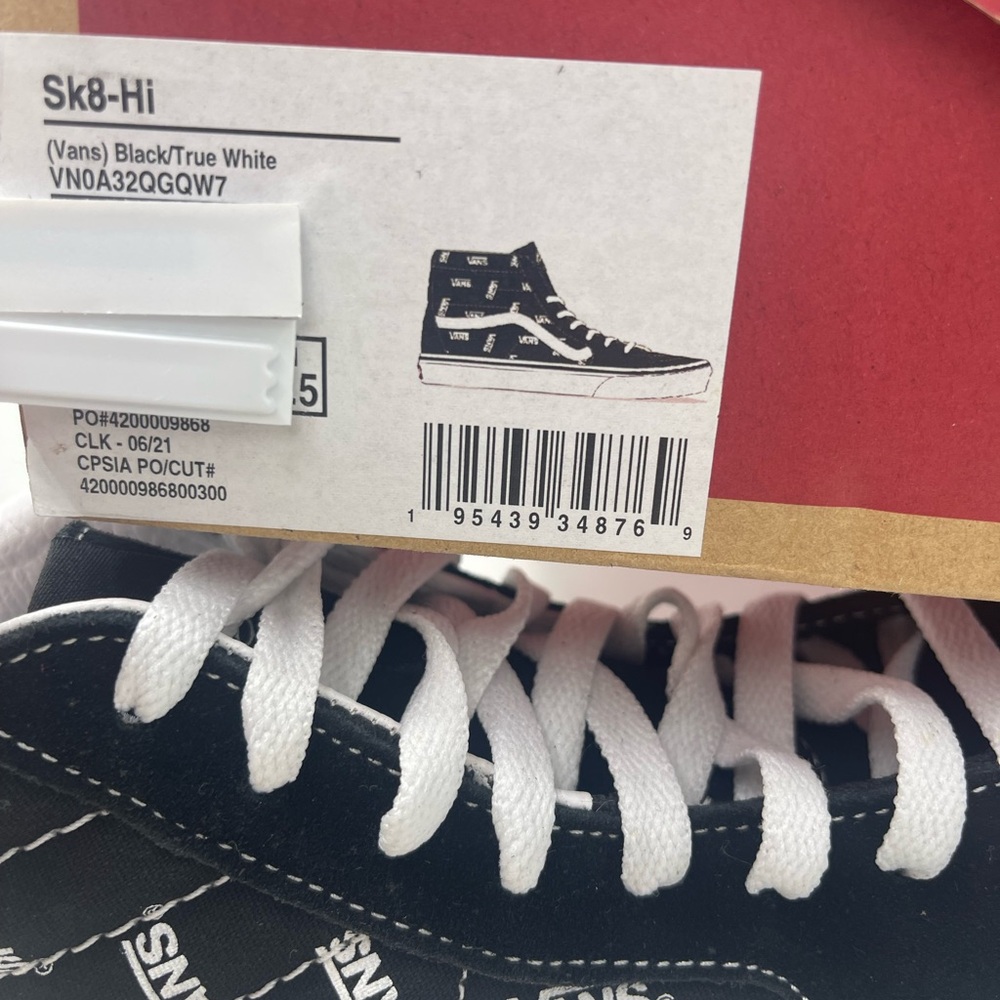 Vans WMNS Sk8-Hi
(Vans) Black/True White Sneakers
VN0A32QGQW7 - Picture 3 of 16
